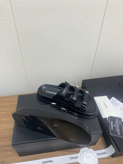 DAD SANDAL IN BLACK LAMBSKIN MULE