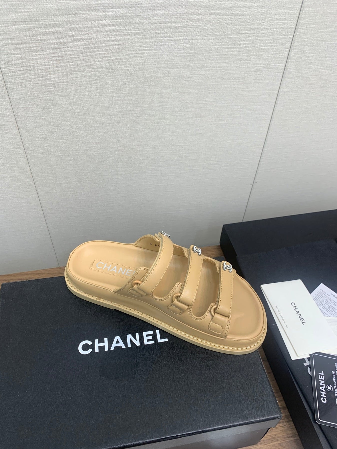 DAD SANDAL IN YELLOW CREAM LAMBSKIN MULE