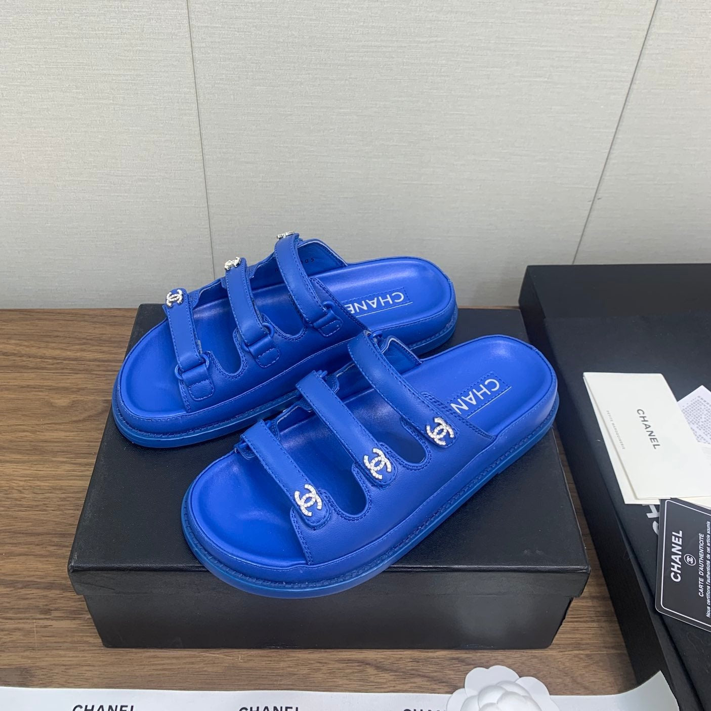 DAD SANDAL IN COBALT BLUE LAMBSKIN MULE