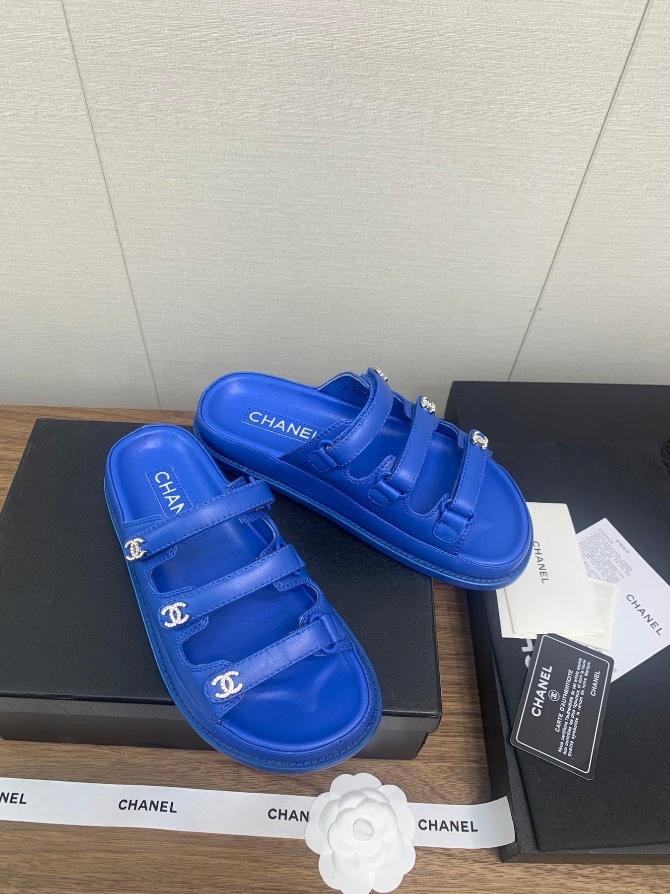 DAD SANDAL IN COBALT BLUE LAMBSKIN MULE
