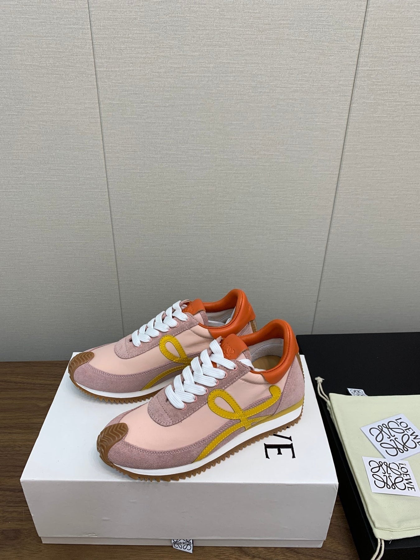 LW FLOW RUNNER SNEAKER LIGHT PINK SUEDE