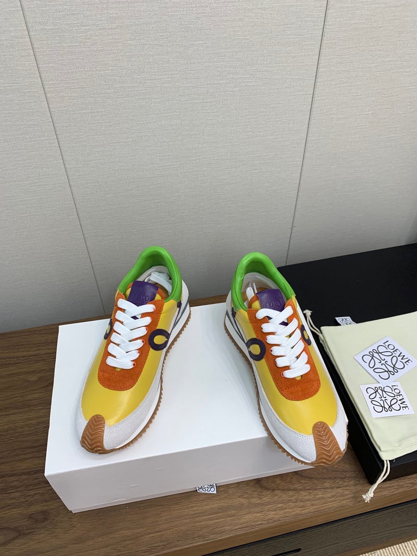 LW FLOW RUNNER SNEAKER LEMON-BRICK SUEDE