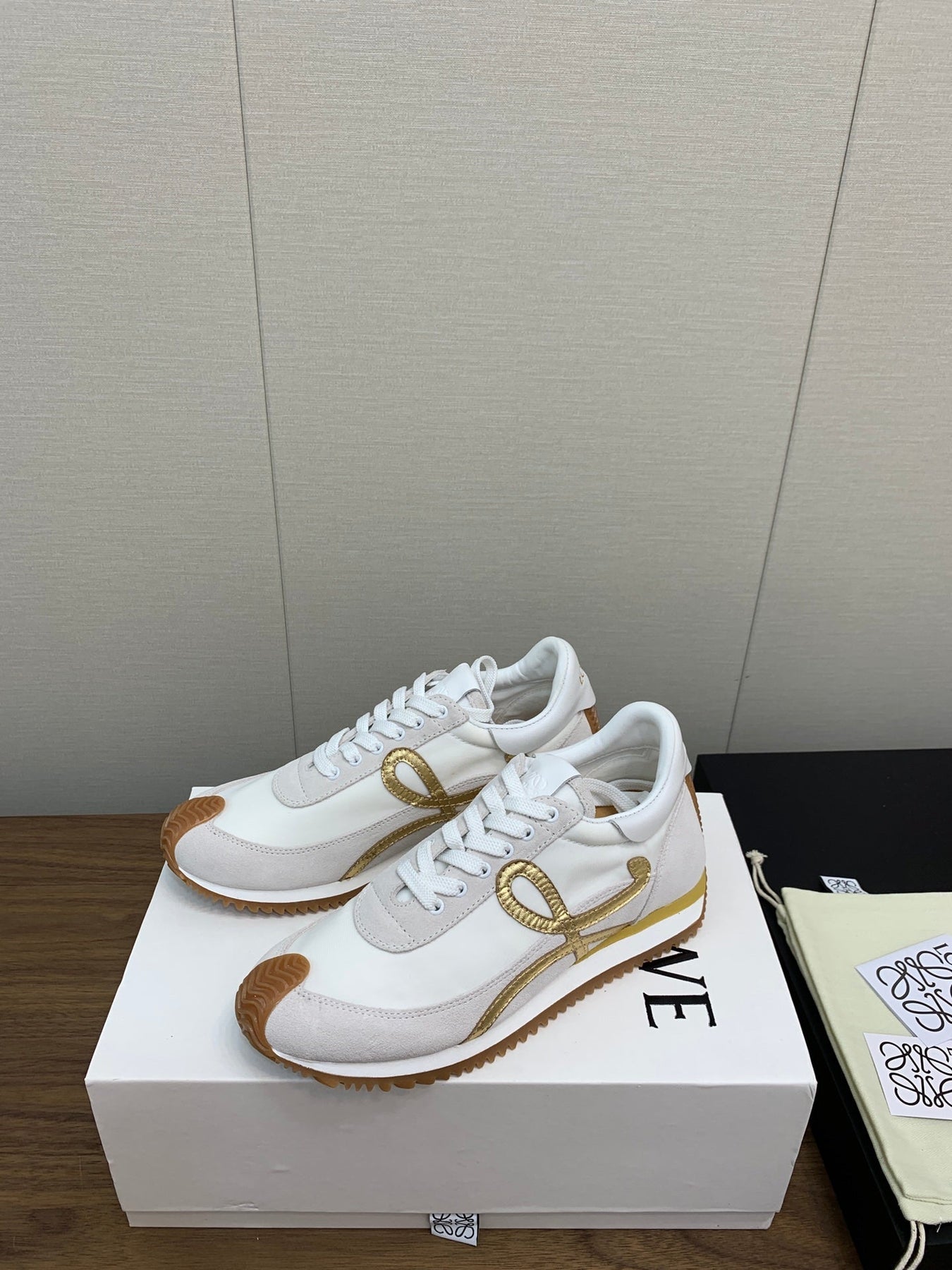 LW FLOW RUNNER SNEAKER WHITE-BROWN SUEDE