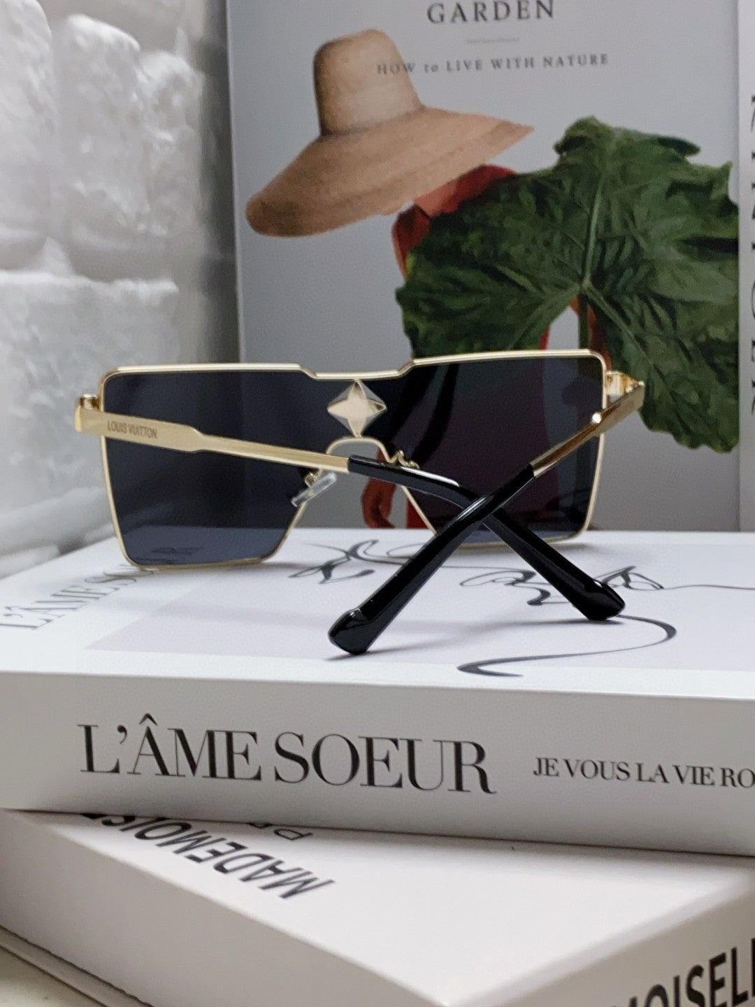 CYCLONE SUNGLASS Z1700U IN GOLD METAL BLACK LENSES