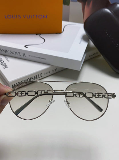 CHAIN PILOT SUNGLASS 581379 IN SILVER METAL LIGHT GREY SMOKE LENSES