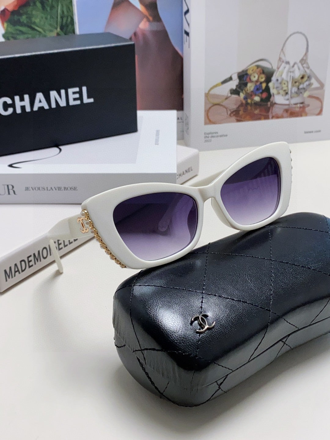 CAT EYE SUNGLASSES 632700 IN WHITE ACETATE EMBOSSED PEARL