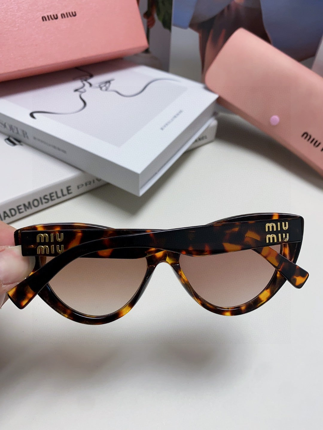 GLIMPSE CAT EYE SUNGLASSES 555885 IN HAVANA ACETATE