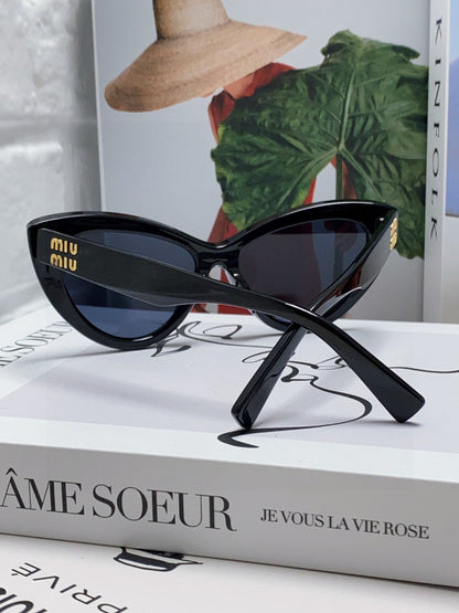 GLIMPSE CAT EYE SUNGLASSES 555886 IN BLACK ACETATE
