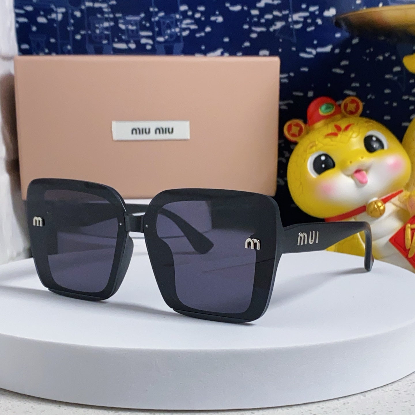 RUNWAY SQUARE SUNGLASSES 563199 IN ACETATE