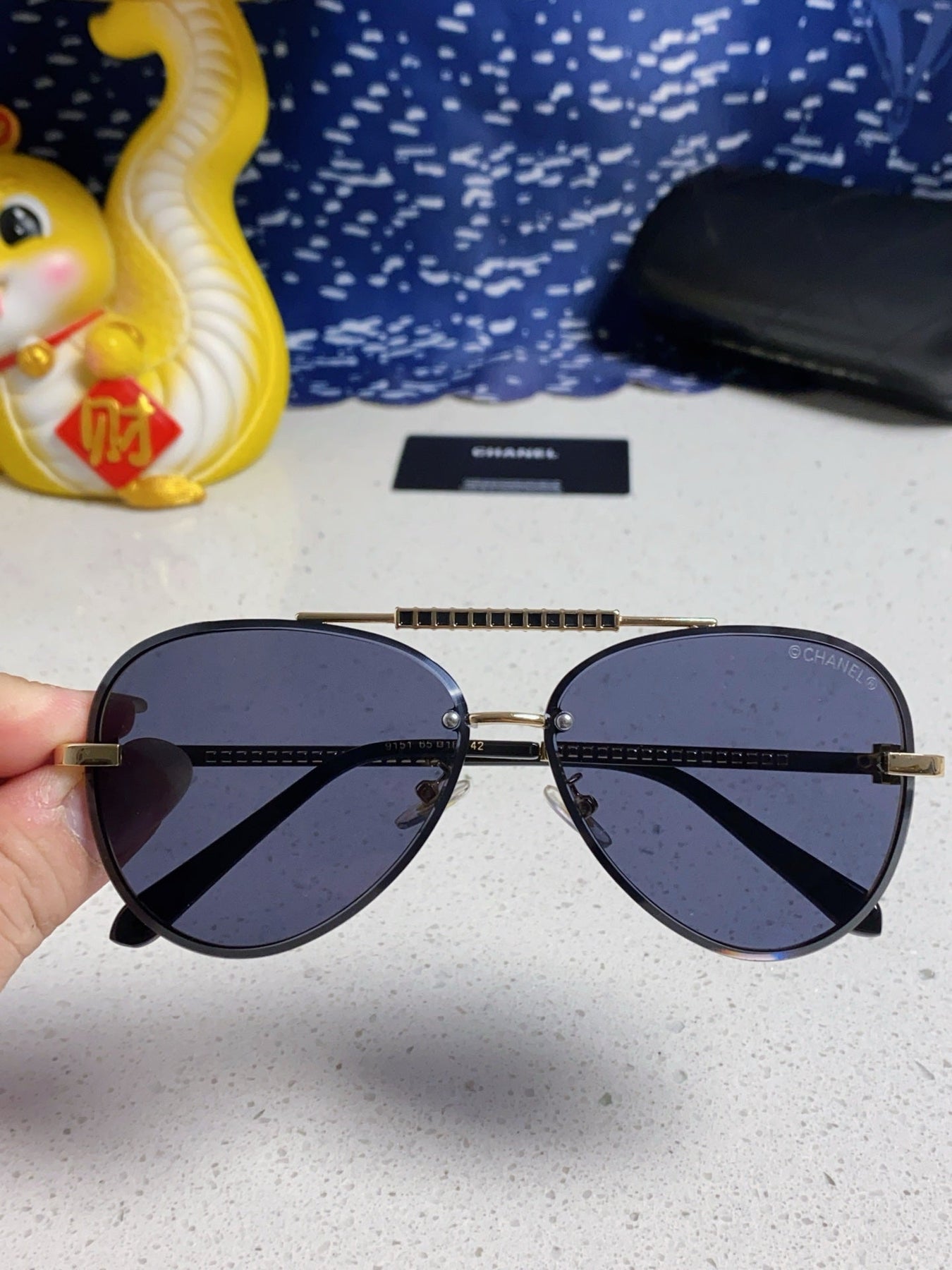 CAT EYE SUNGLASSES 641936 IN GOLD METAL BLACK LENSES