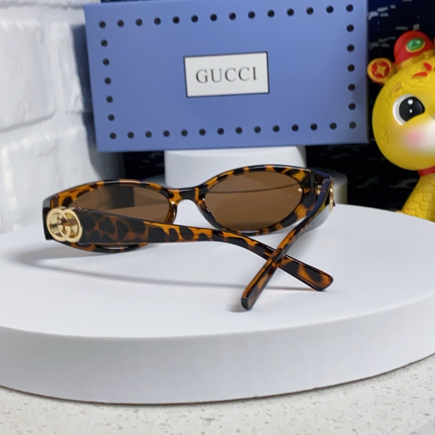 OVAL FRAME SUNGLASSES GG1662SA IN ACETATE