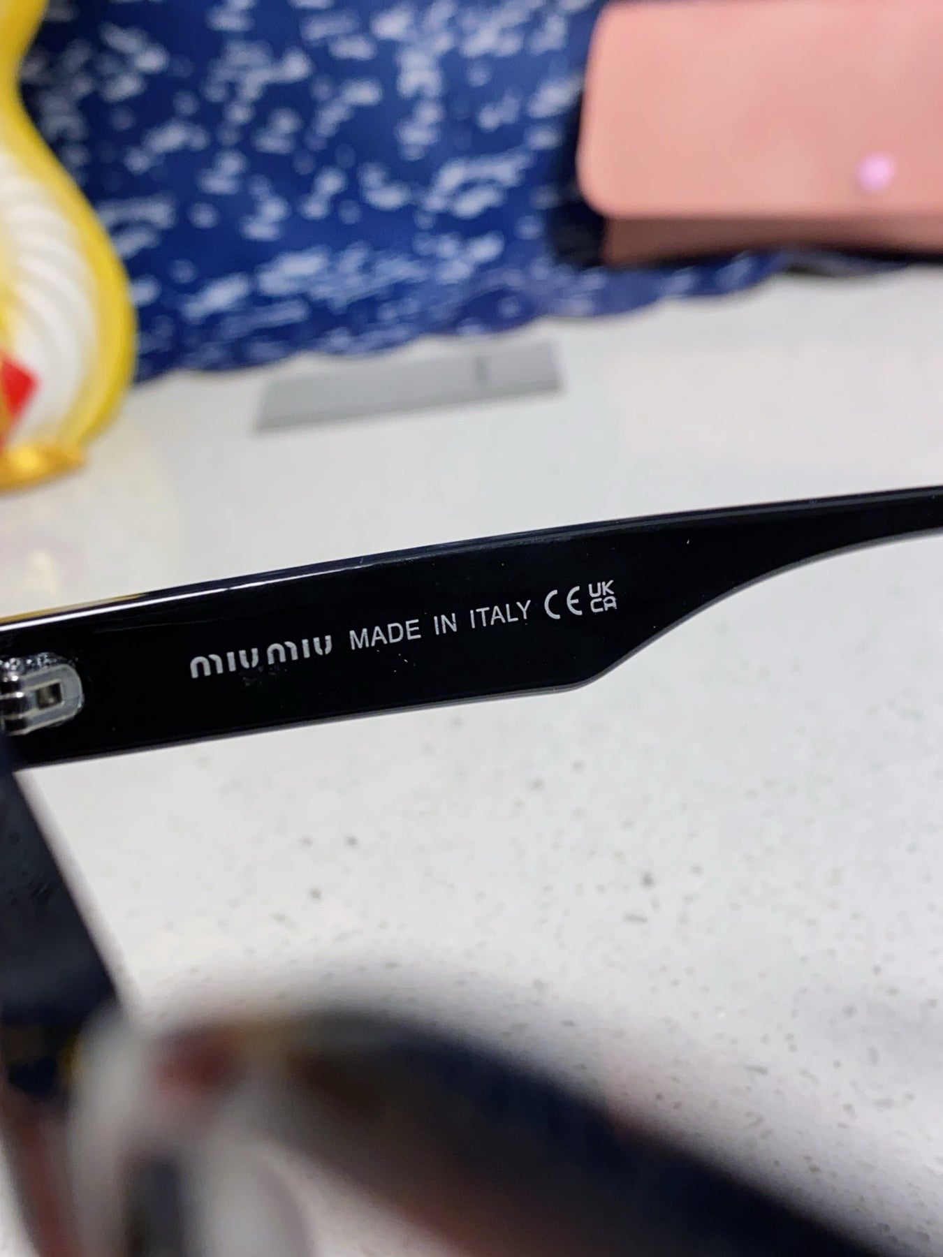 RUNWAY SUNGLASSES 567509 IN BLACK ACETATE BLACK LOGO