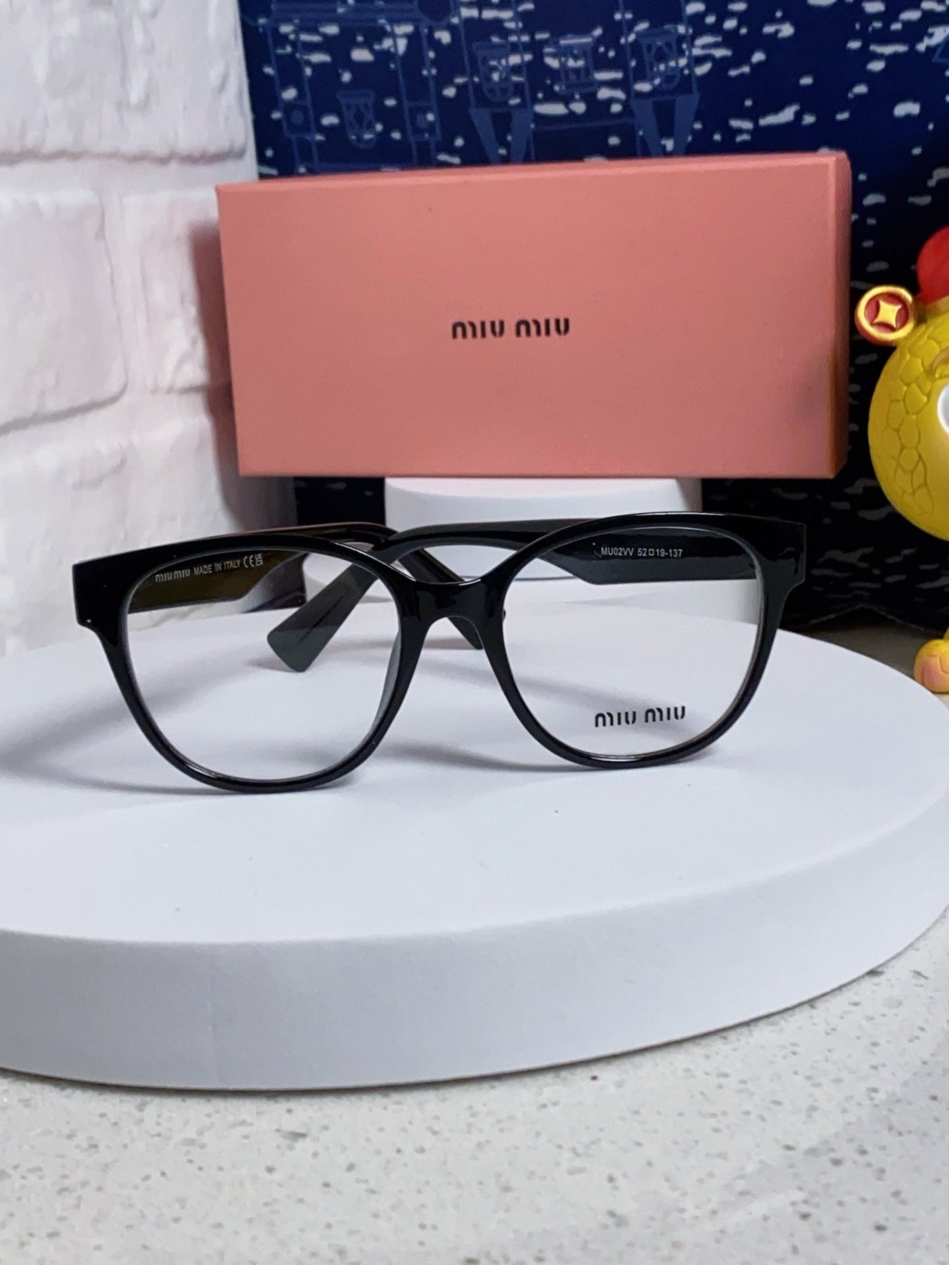 RUNWAY SUNGLASSES 567507 IN BLACK ACETATE SILVER LOGO