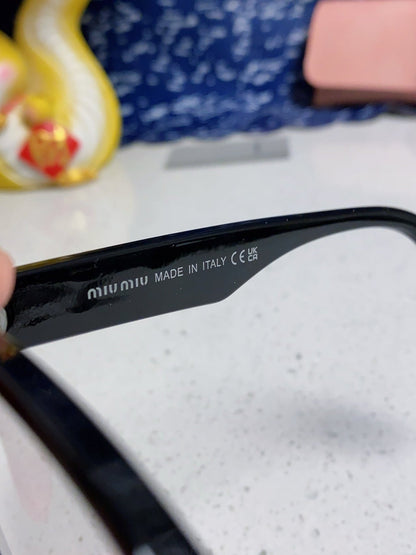 RUNWAY SUNGLASSES 567508 IN BLACK ACETATE GOLD LOGO