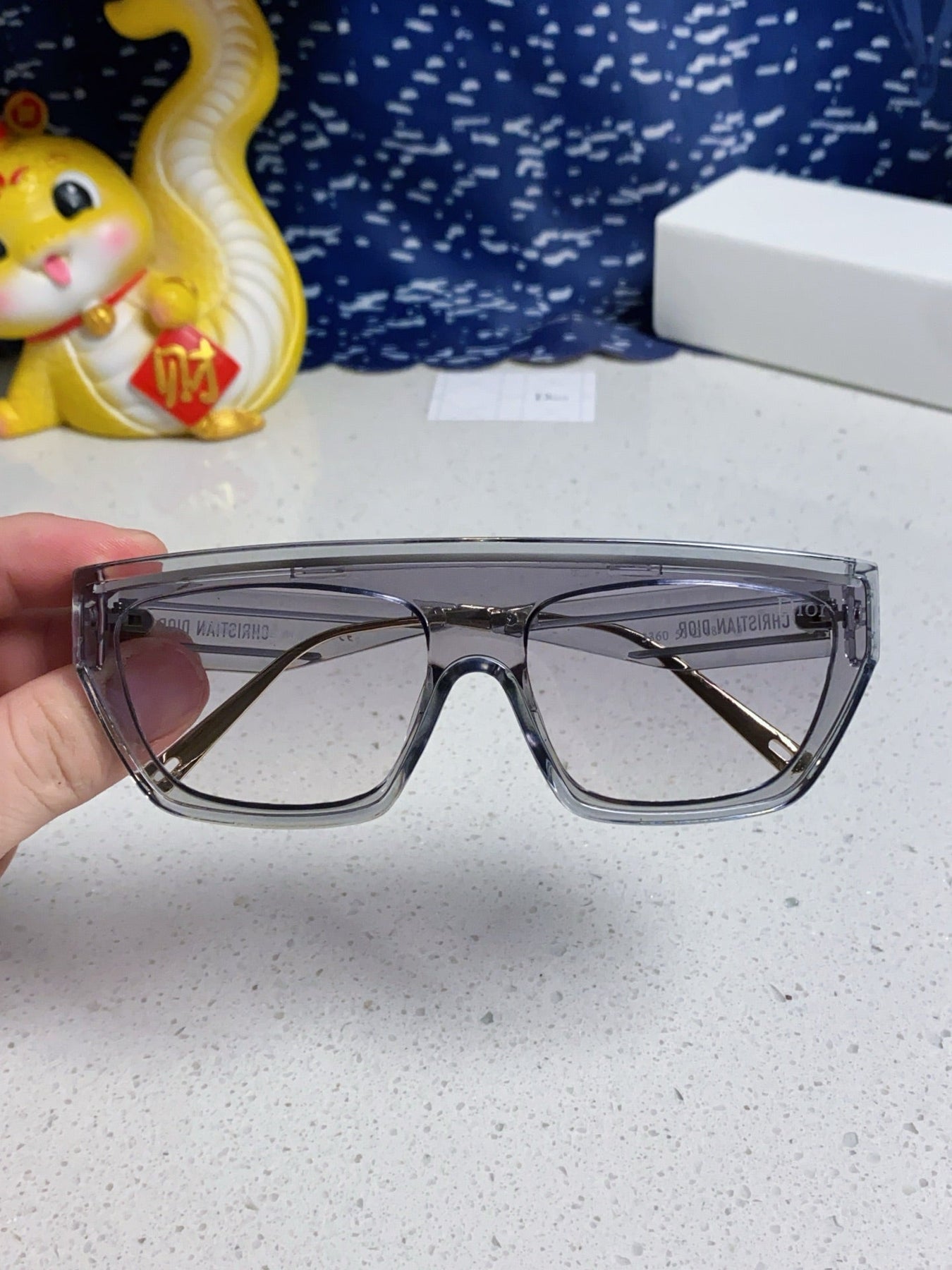 MONTAIGNE SUNGLASS CLUB M7U IN GREY CLEAR ACETATE