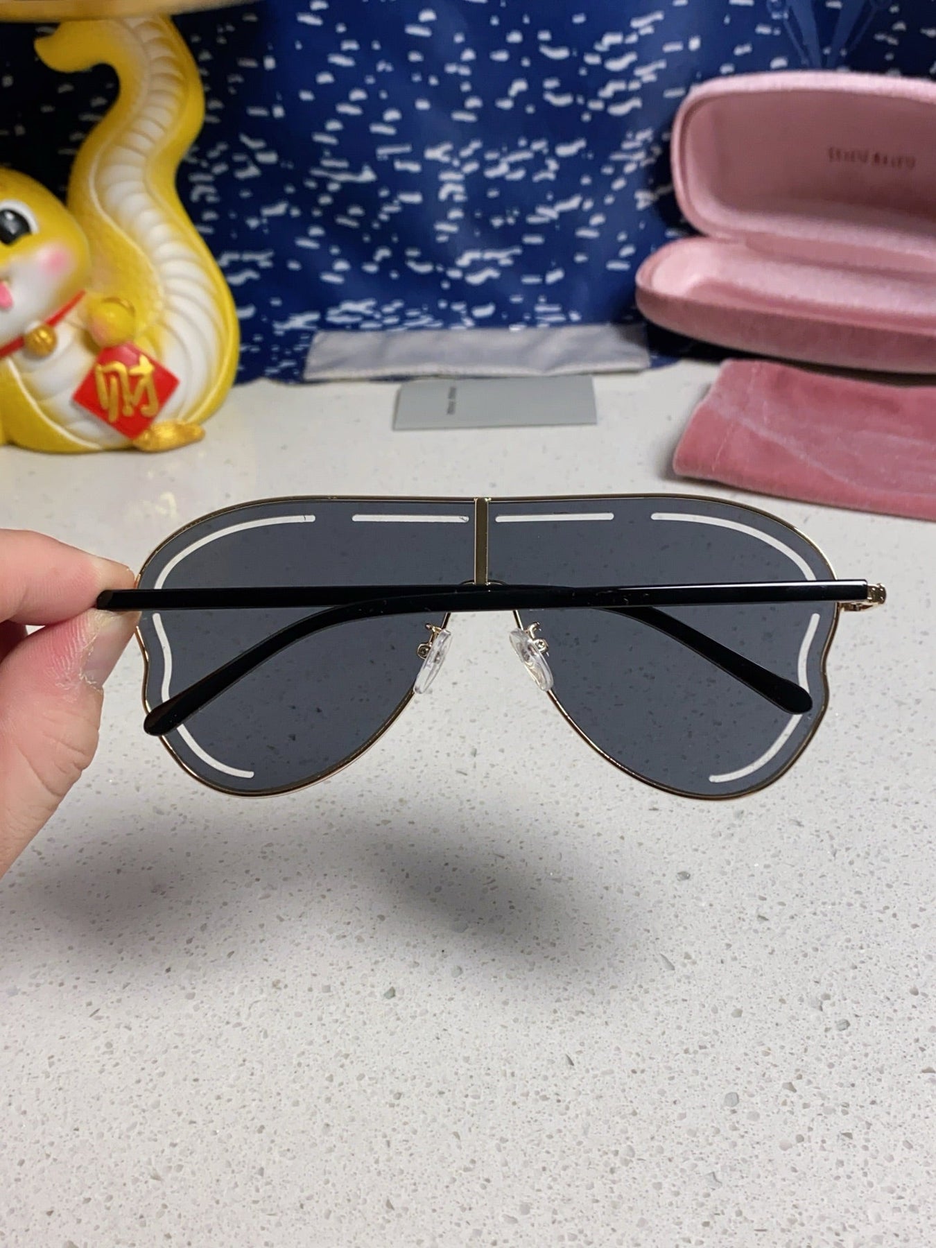 RUNWAY SUNGLASSES 571640 IN BLACK METAL BLACK LENSES