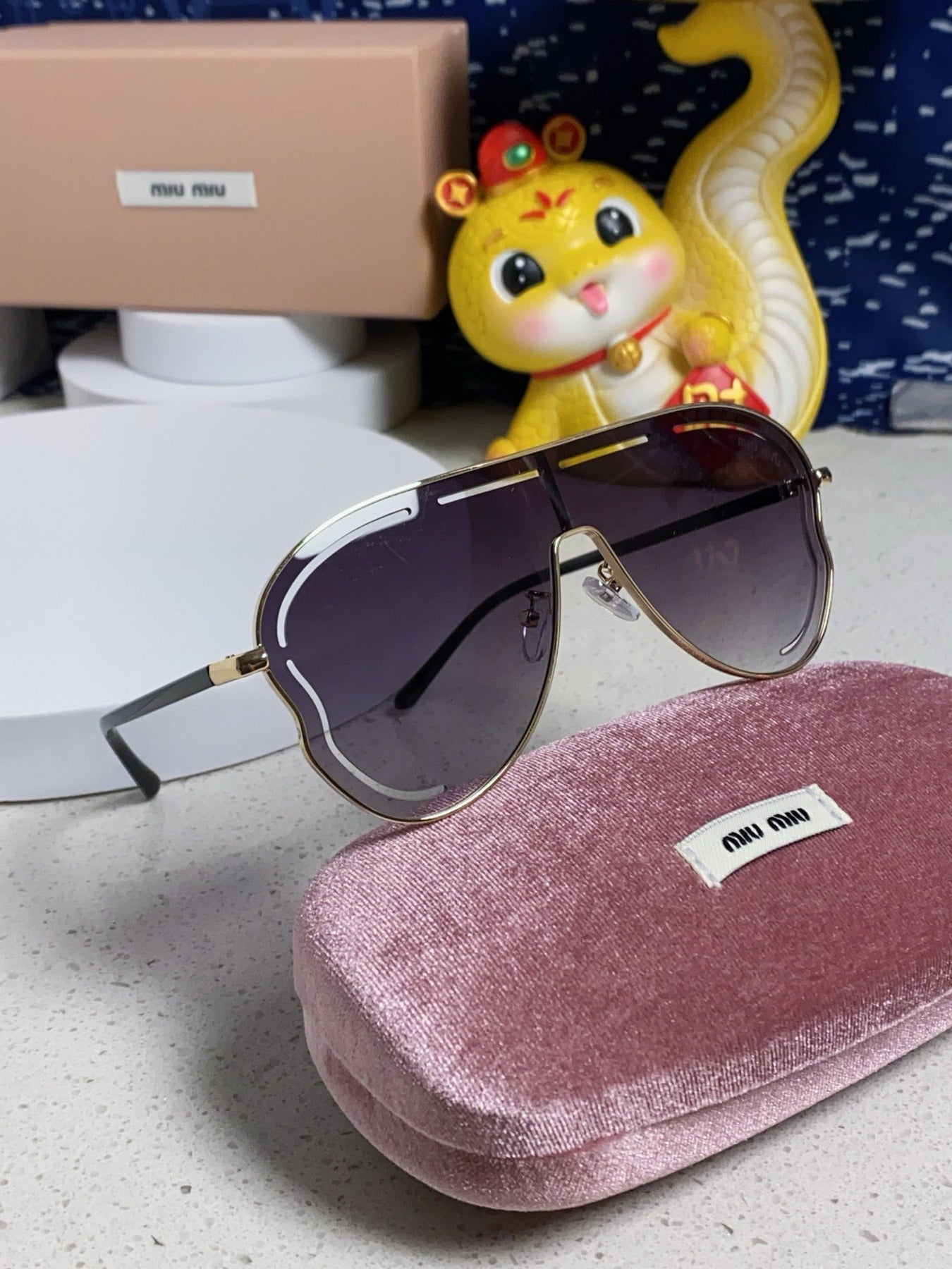 RUNWAY SUNGLASSES 571639 IN GOLD METAL GREY SMOKE LENSES