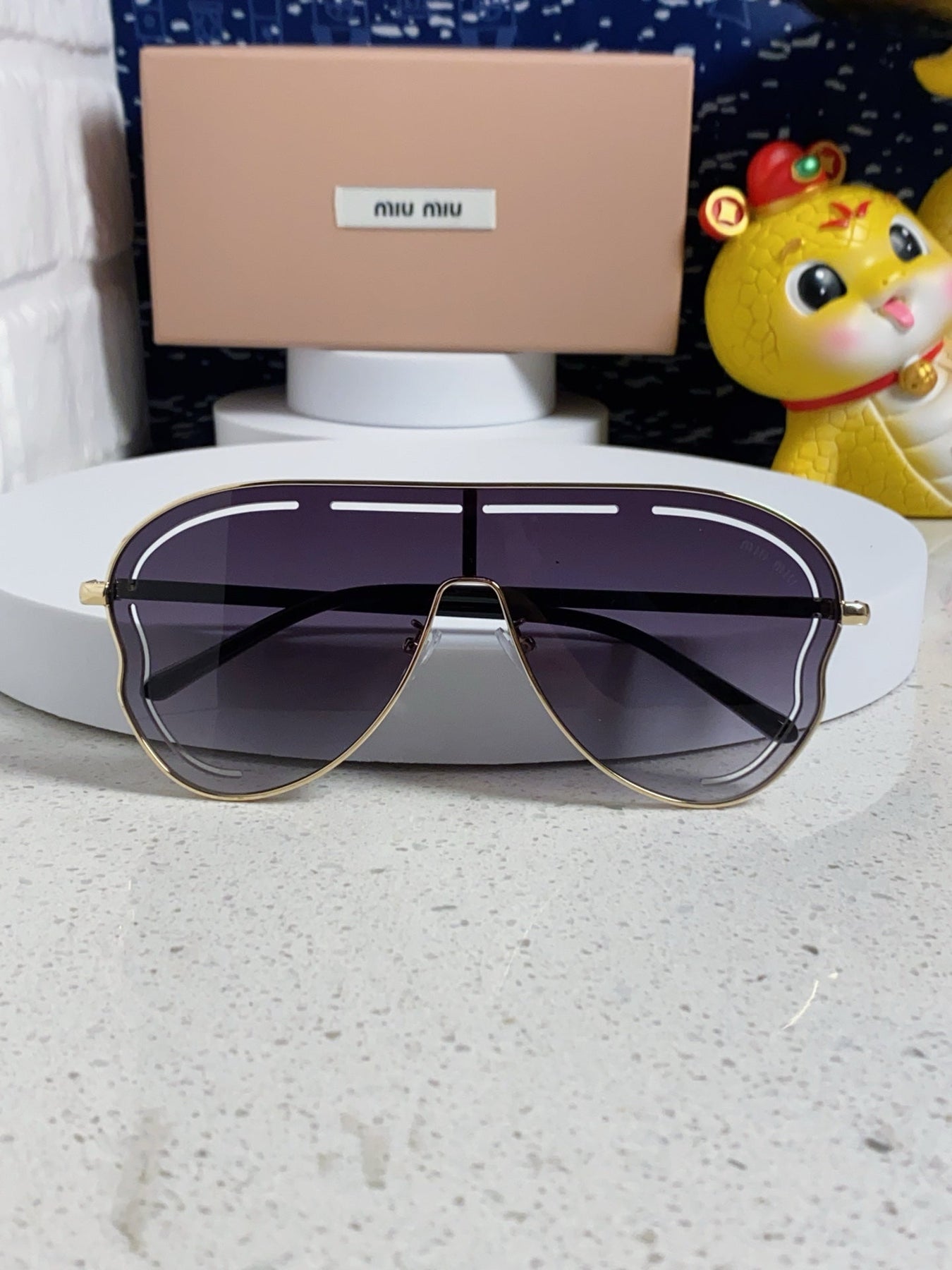 RUNWAY SUNGLASSES 571639 IN GOLD METAL GREY SMOKE LENSES