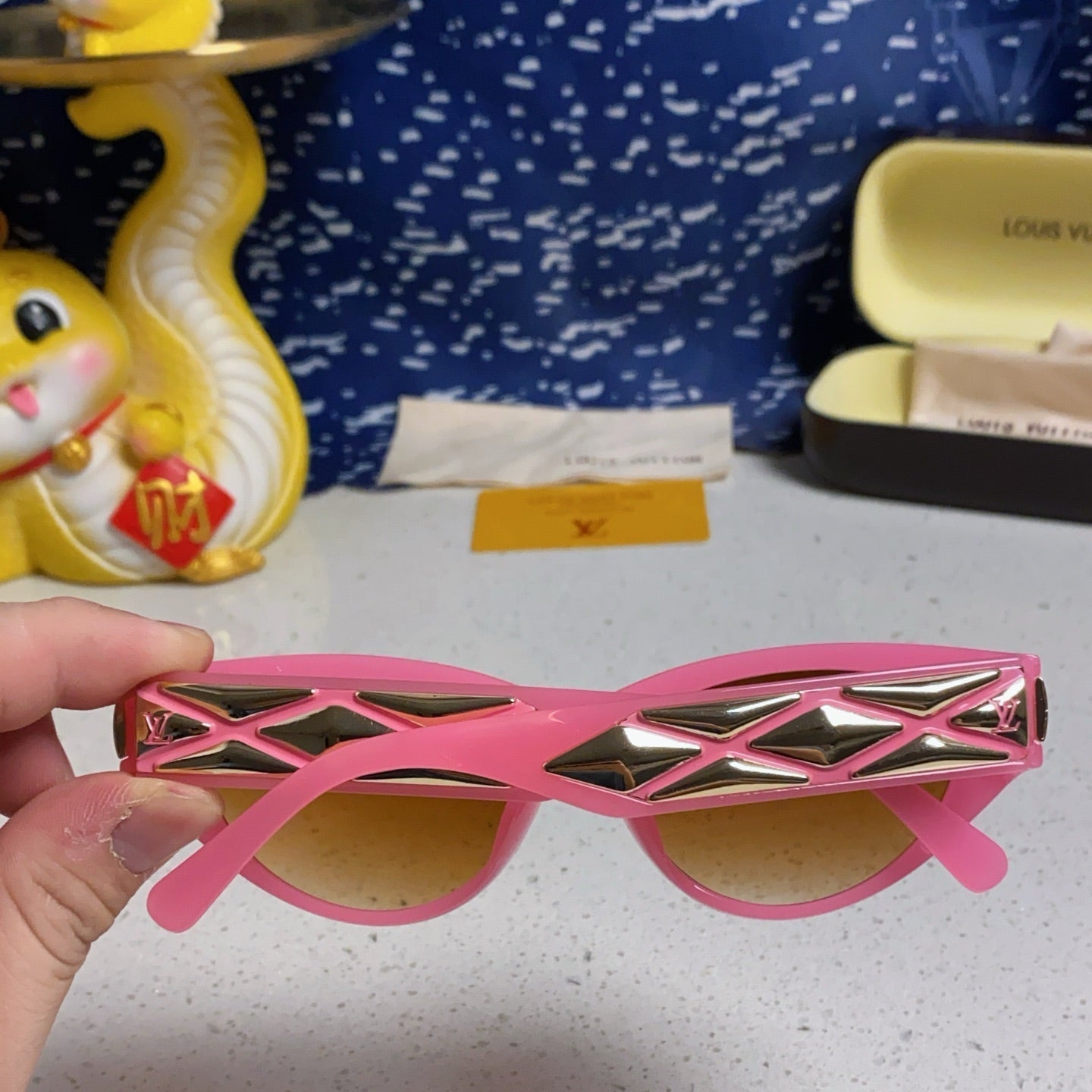 CAT EYE SUNGLASSES 576881 IN PINK AND GOLD ACETATE