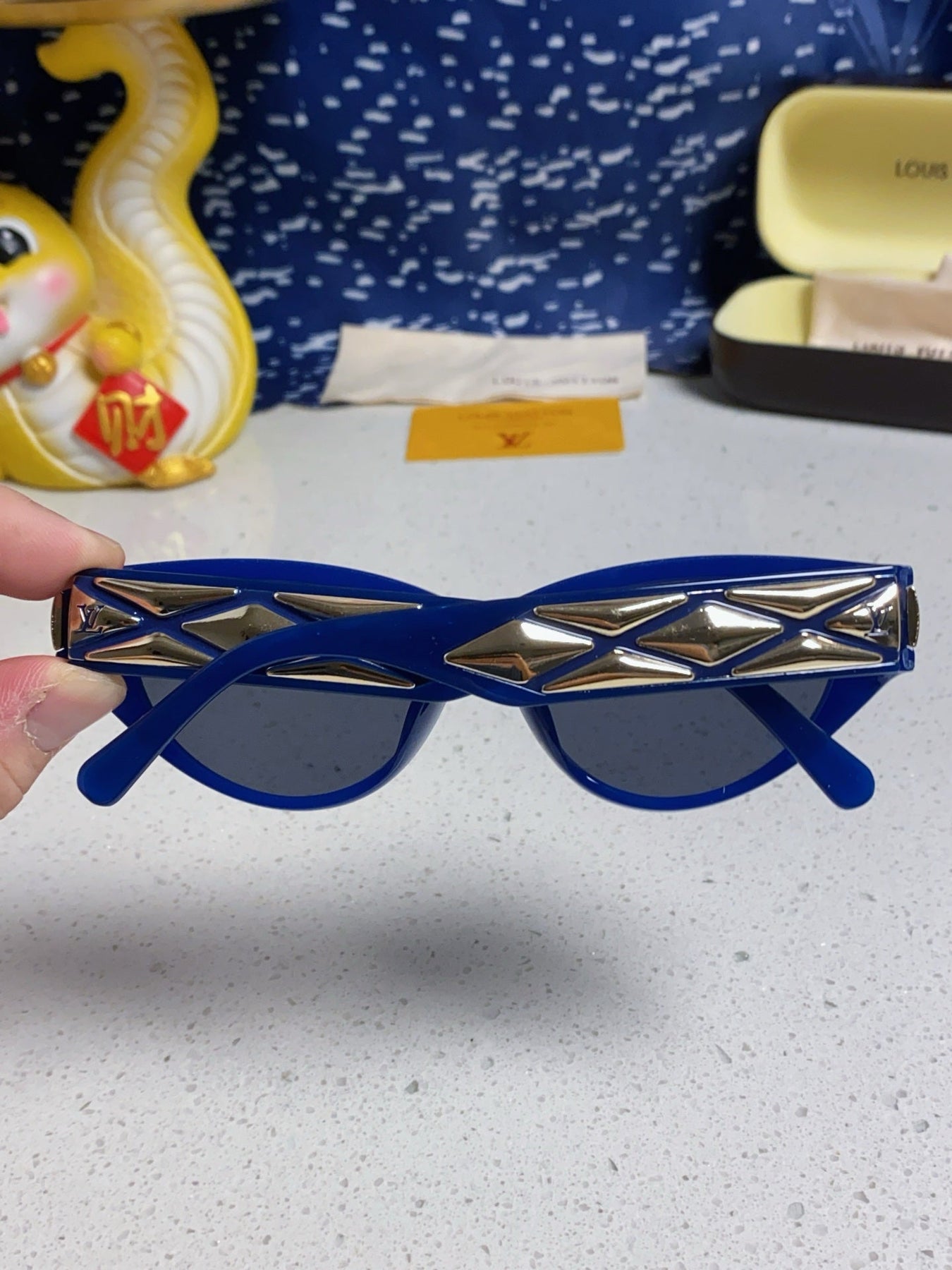 CAT EYE SUNGLASSES 576883 IN BLUE AND GOLD ACETATE