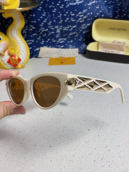 CAT EYE SUNGLASSES 576884 IN IVORY AND GOLD ACETATE