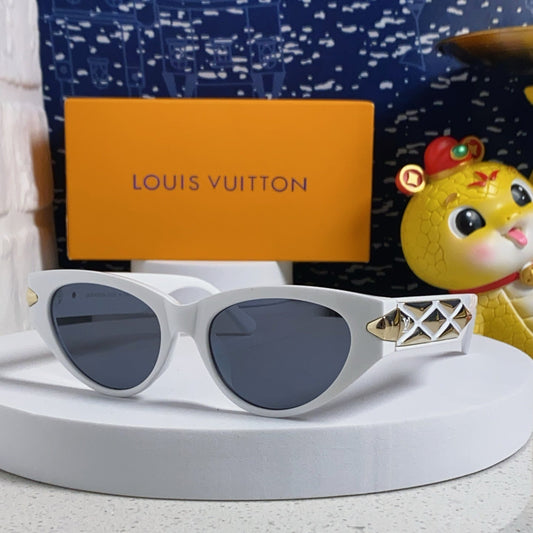 CAT EYE SUNGLASSES 576885 IN WHITE AND GOLD ACETATE