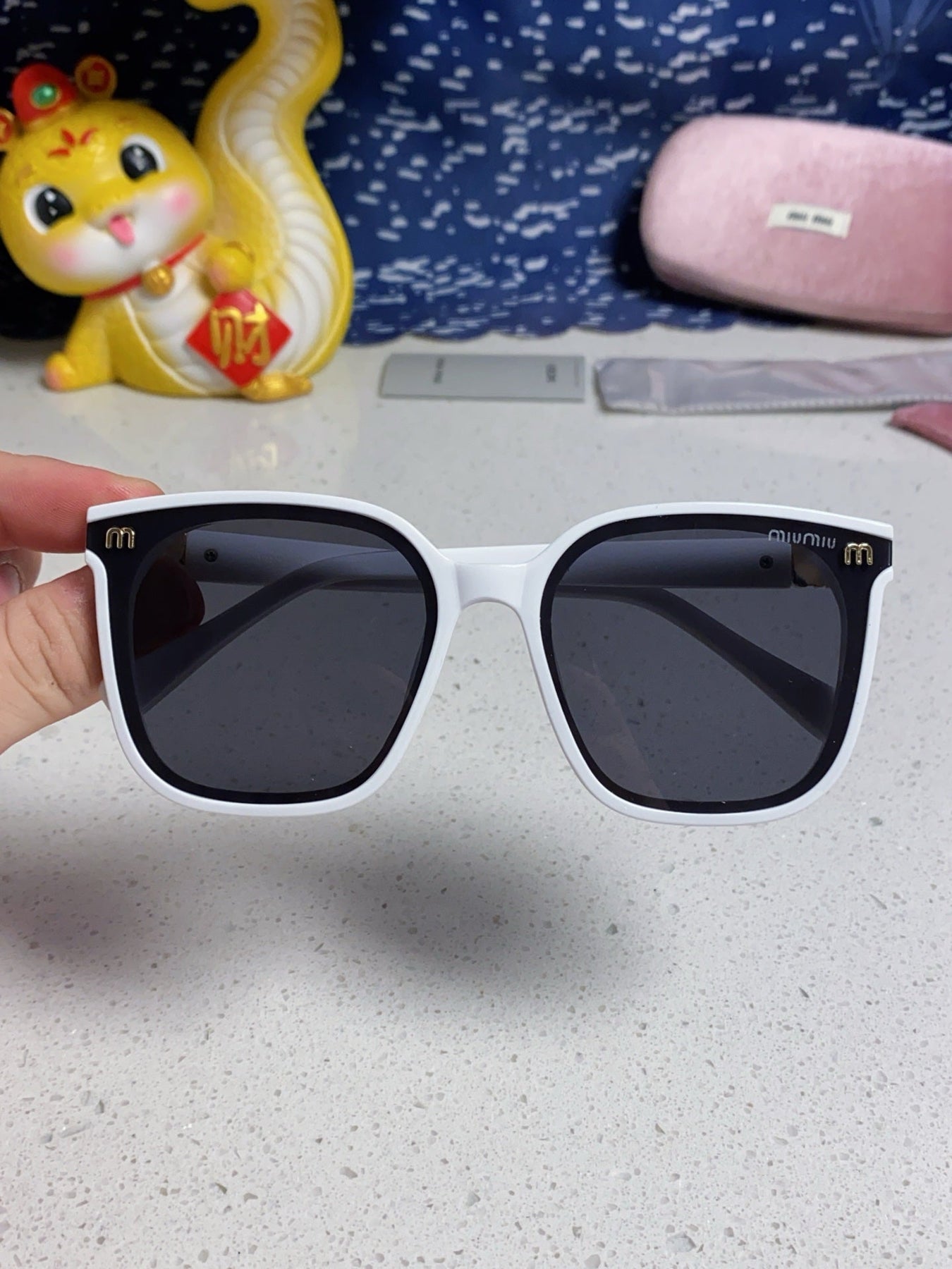 GLIMPSE SQUARE SUNGLASSES 554615 IN WHITE ACETATE