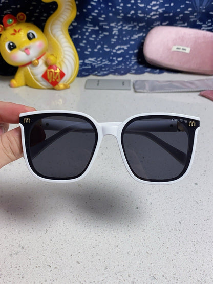 GLIMPSE SQUARE SUNGLASSES 554615 IN WHITE ACETATE