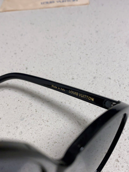 CAT EYE SUNGLASSES 573322 IN BLACK ACETATE MONOGRAM LOGO