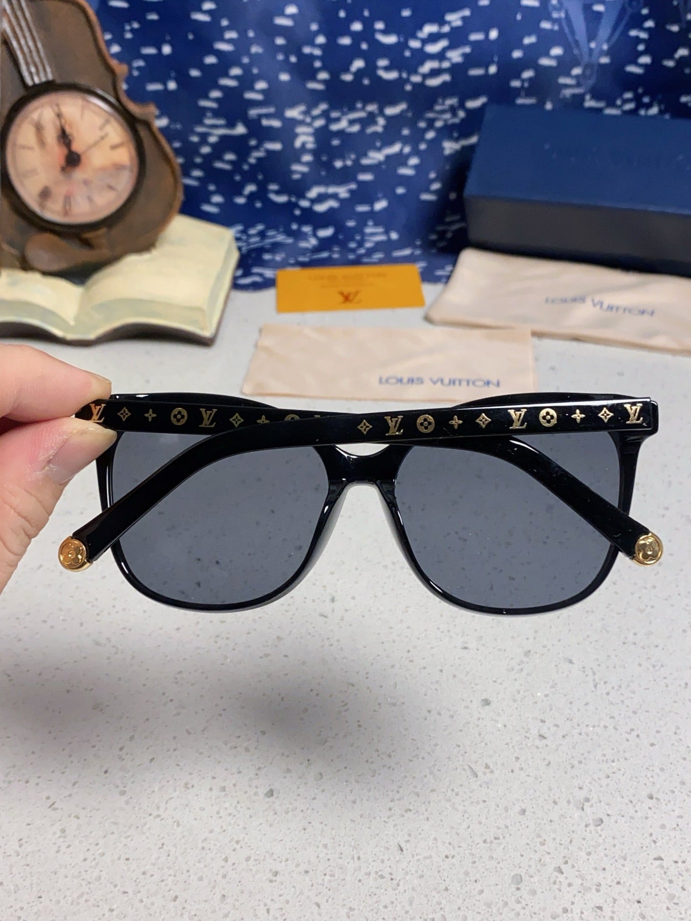 CAT EYE SUNGLASSES 573322 IN BLACK ACETATE MONOGRAM LOGO