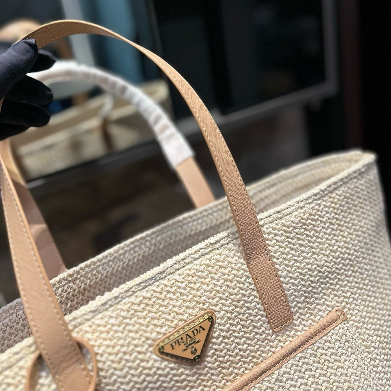 CROCHET TOTE BAG 38 IN BEIGE WOVEN RAFFIA CALFSKIN STRAP