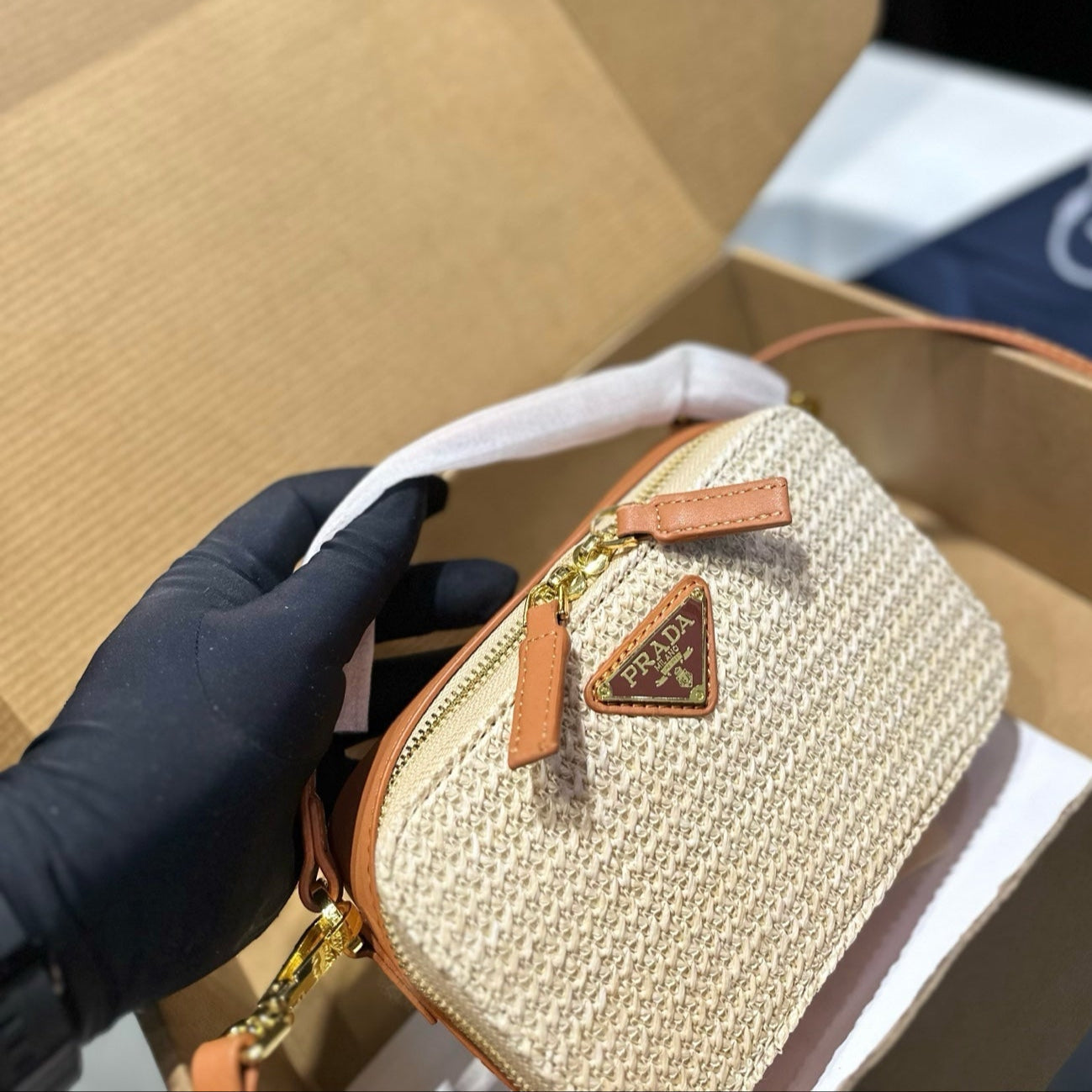 CROCHET SHOULDER BAG 18 IN BEIGE WOVEN RAFFIA CALFSKIN STRAP