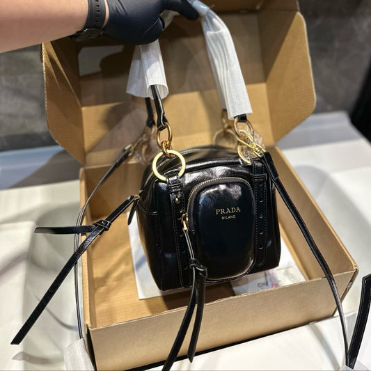 DANGLE TOP HANDLE MINI BAG 15 IN BLACK PATENT CALFSKIN