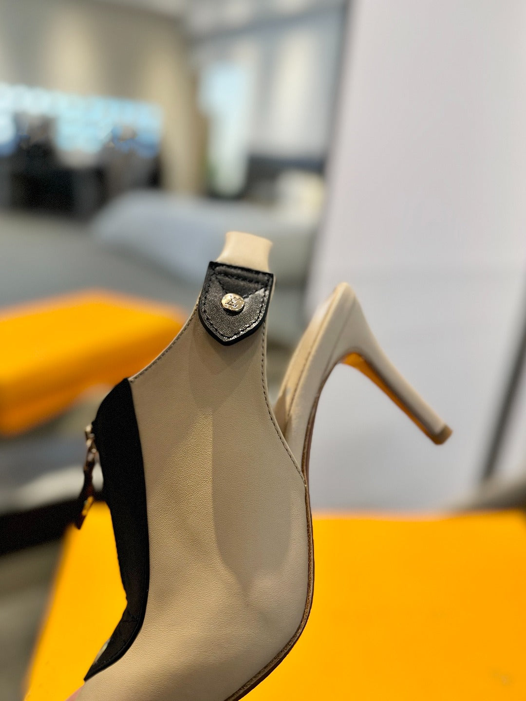 ALLURE HIGH 8 CM SLINGBACK IN SAND BROWN CALFSKIN