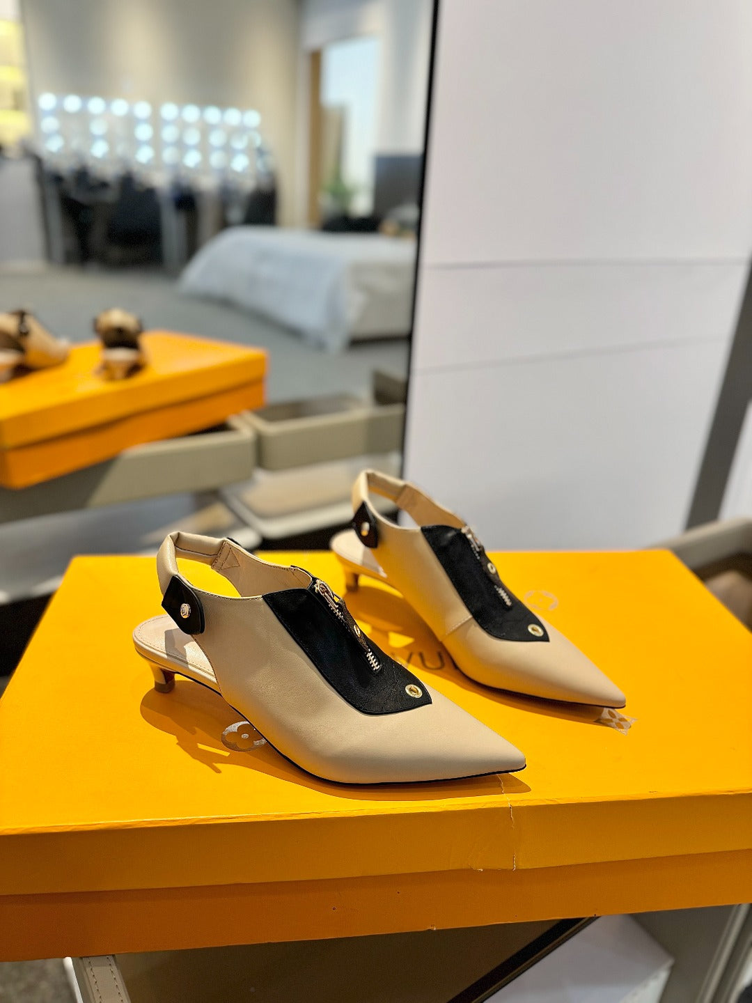 ALLURE HIGH 4.5 CM SLINGBACK IN SAND BROWN MIX BLACK CALFSKIN