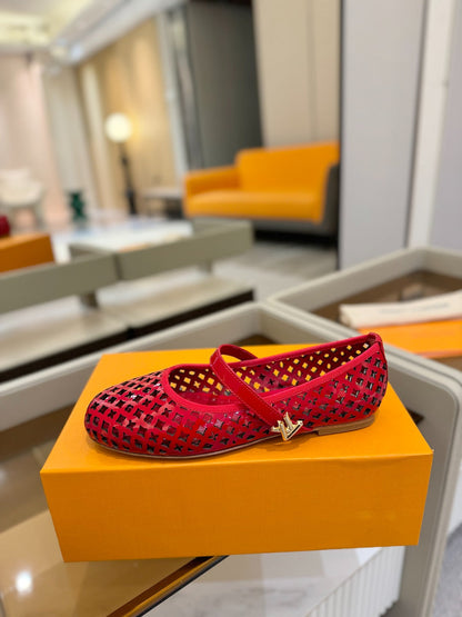 ROMY FLAT BALLERINA IN CHERRY RED MESH PATENT CALFSKIN