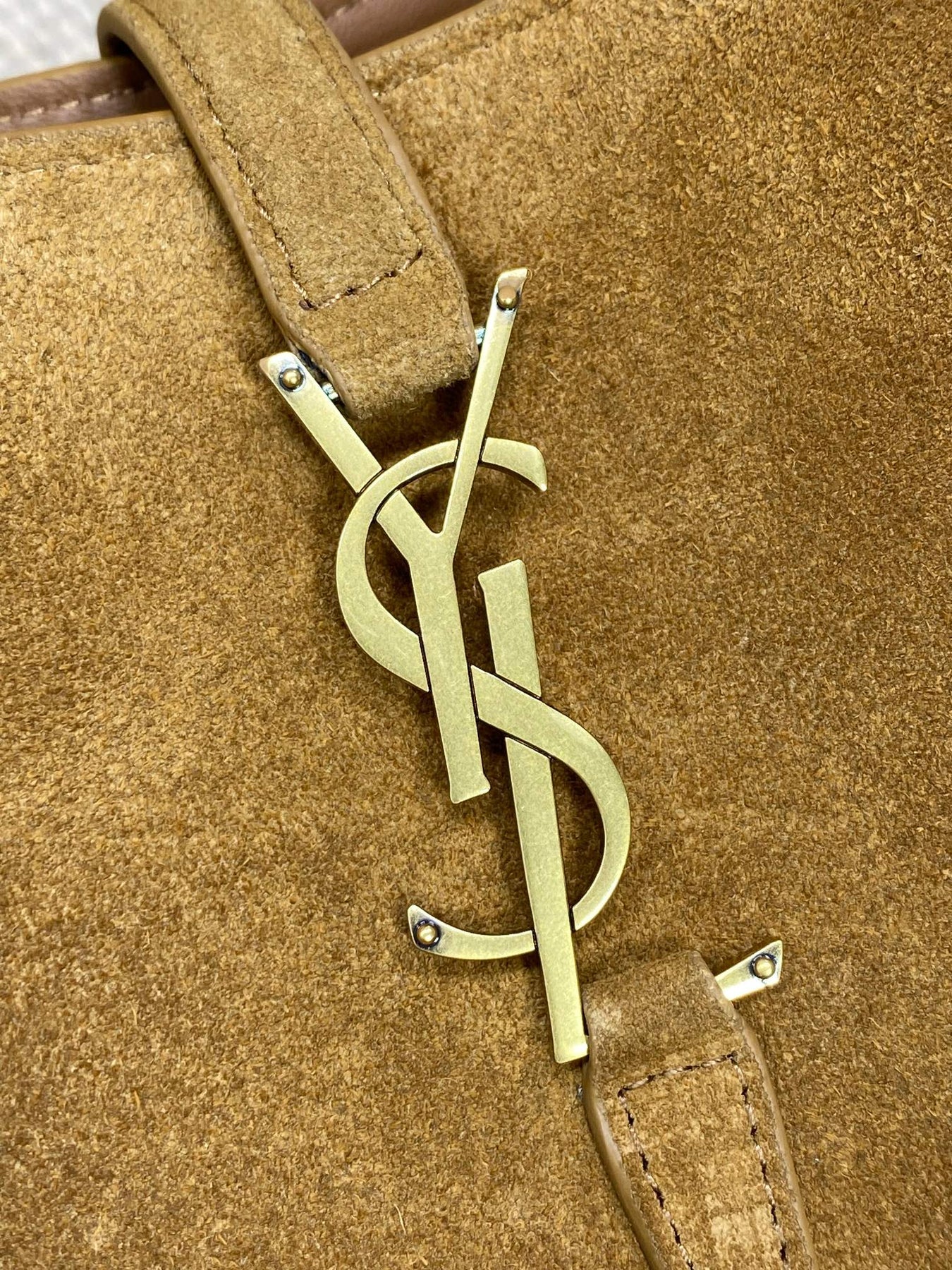 LE 37 SMALL BUCKET BAG 25 IN BROWN SUEDE GOLD HARDWARE