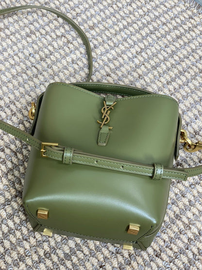 LE 37 MINI BUCKET BAG 15 IN AVOCADO GREEN CALFSKIN GOLD HARDWARE