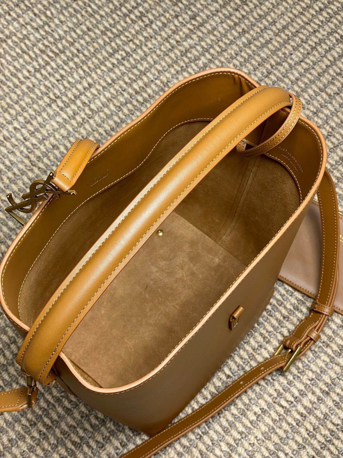 LE 37 MEDIUM BUCKET BAG 25 IN TORTILLA BROWN CALFSKIN GOLD HARDWARE