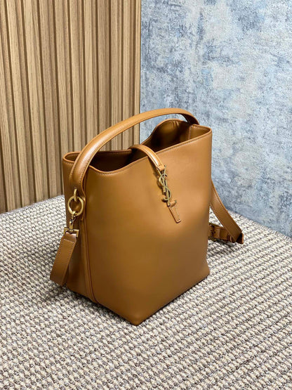 LE 37 MEDIUM BUCKET BAG 25 IN TORTILLA BROWN CALFSKIN GOLD HARDWARE