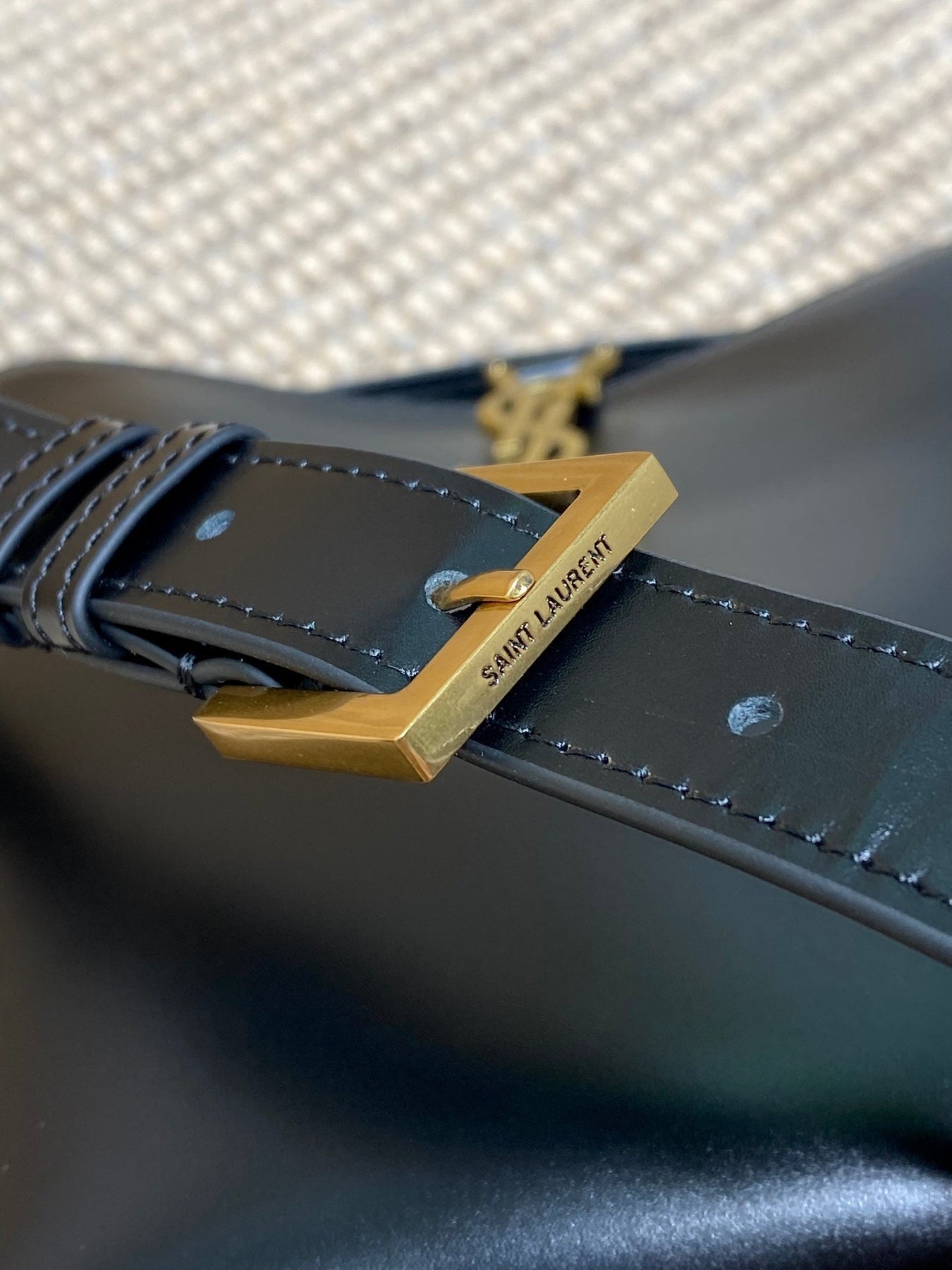 LE 37 SMALL BUCKET BAG 20 IN BLACK CALFSKIN GOLD HARDWARE