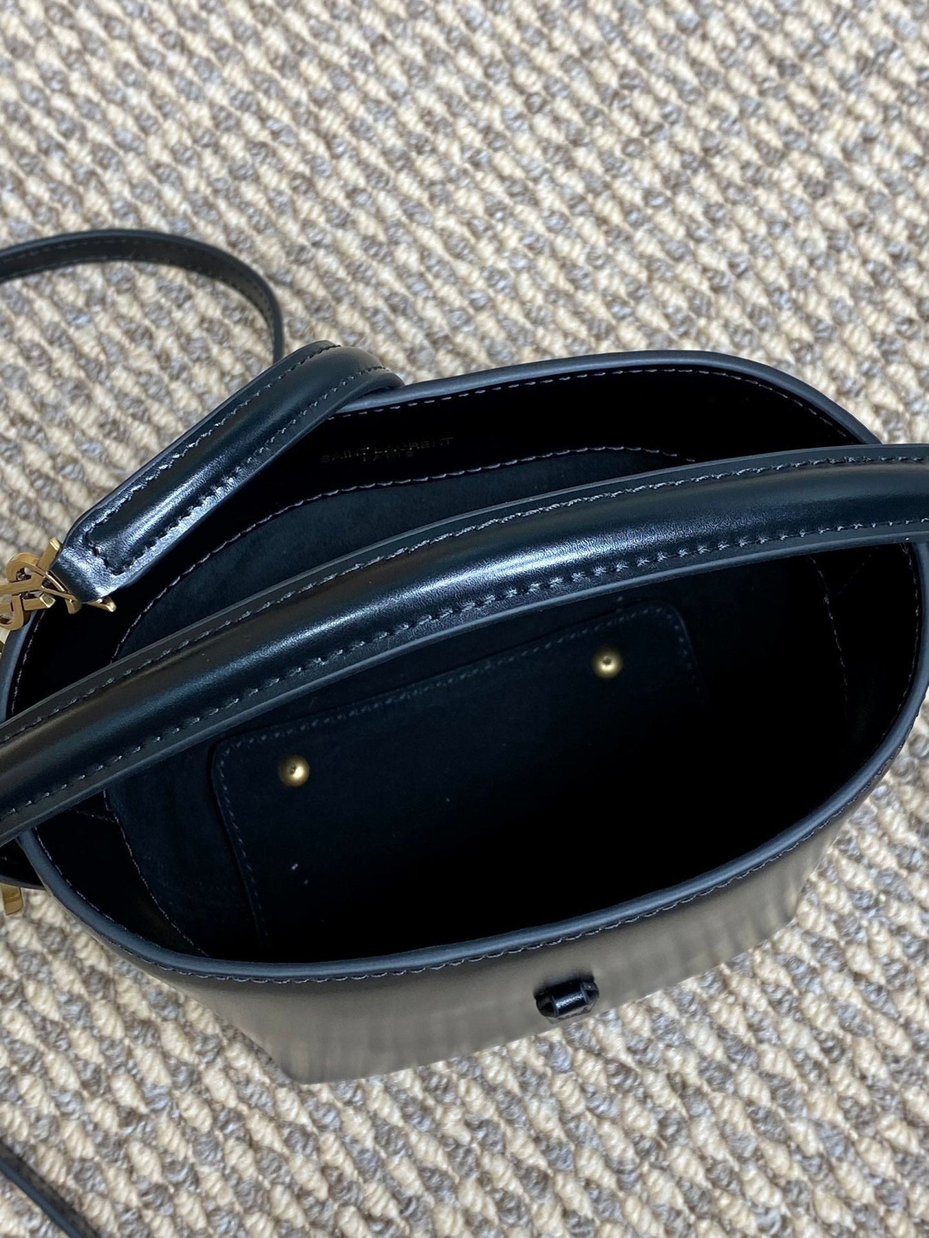 LE 37 MINI BUCKET BAG 15 IN BLACK CALFSKIN GOLD HARDWARE