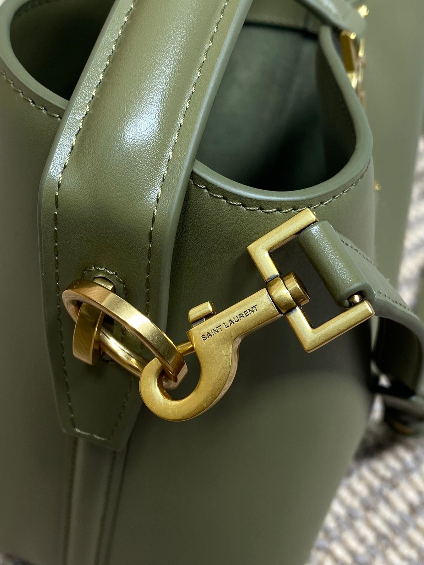 LE 37 SMALL BUCKET BAG 20 IN AVOCADO GREEN CALFSKIN GOLD HARDWARE