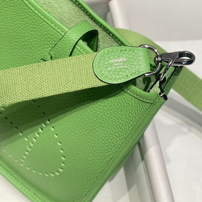 MINI NEO 18 EVELYNE BAG IN LIGHT GREEN GRAINED CALFSKIN