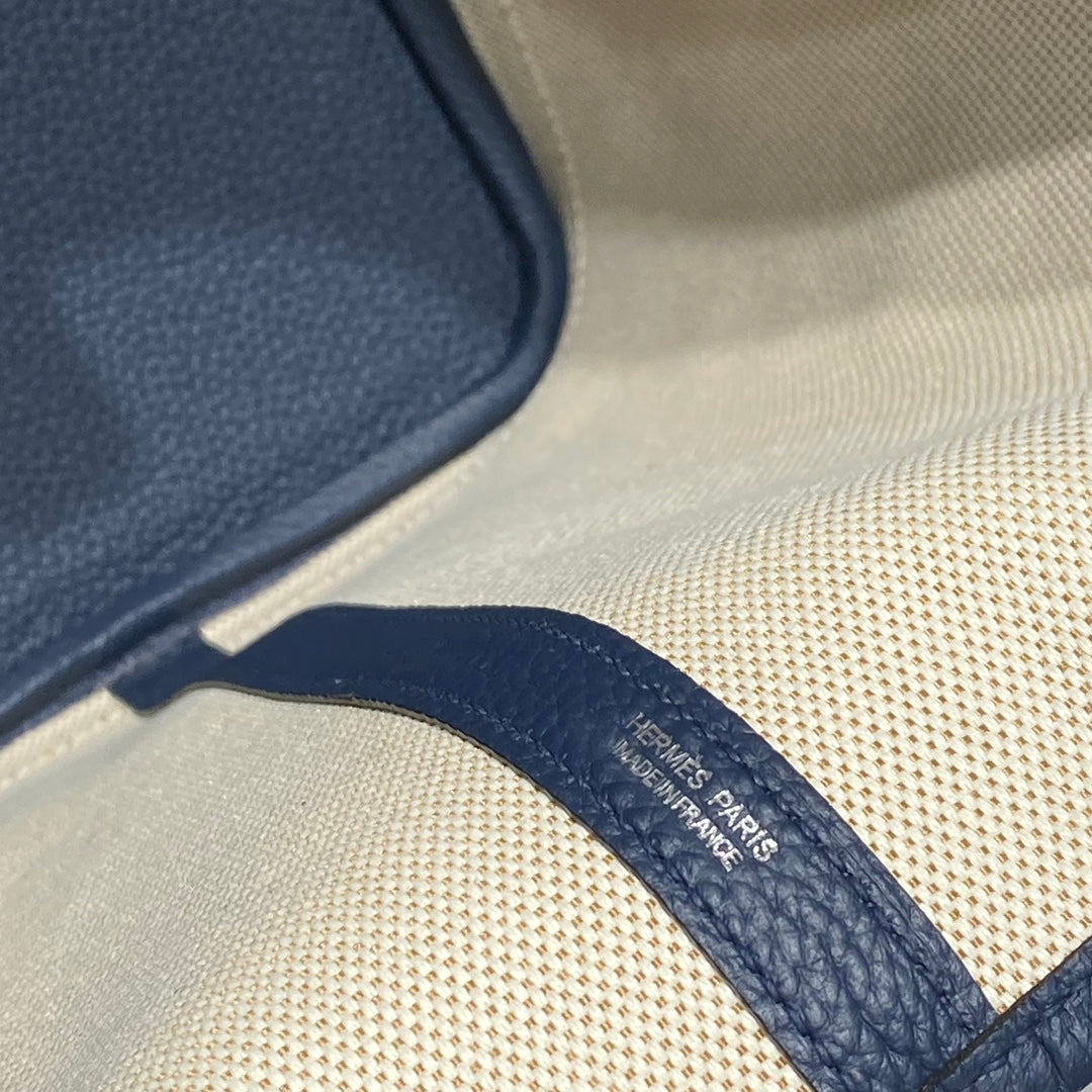 GARDEN PARTY 36 IN MULTICOLOR TOILE H CANVAS BLUE NAVY CALFSKIN TROPICAL ABSTRACT LANDSCAPE PRINT