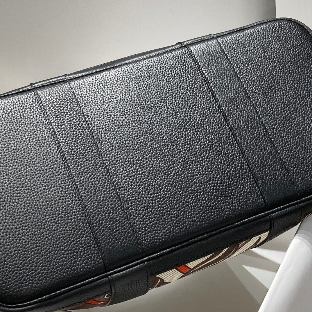 GARDEN PARTY 36 IN BEIGE ORANGE AND BROWN TOILE H CANVAS BLACK CALFSKIN HORSE TOTEM PRINT