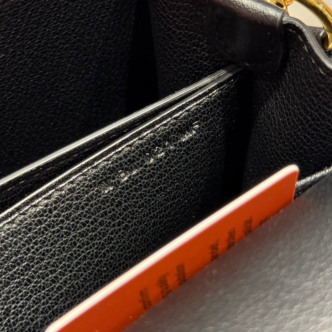 HM ROULIS 18 MINI BAG IN BLACK CALFSKIN GOLD-TONE HARDWARE