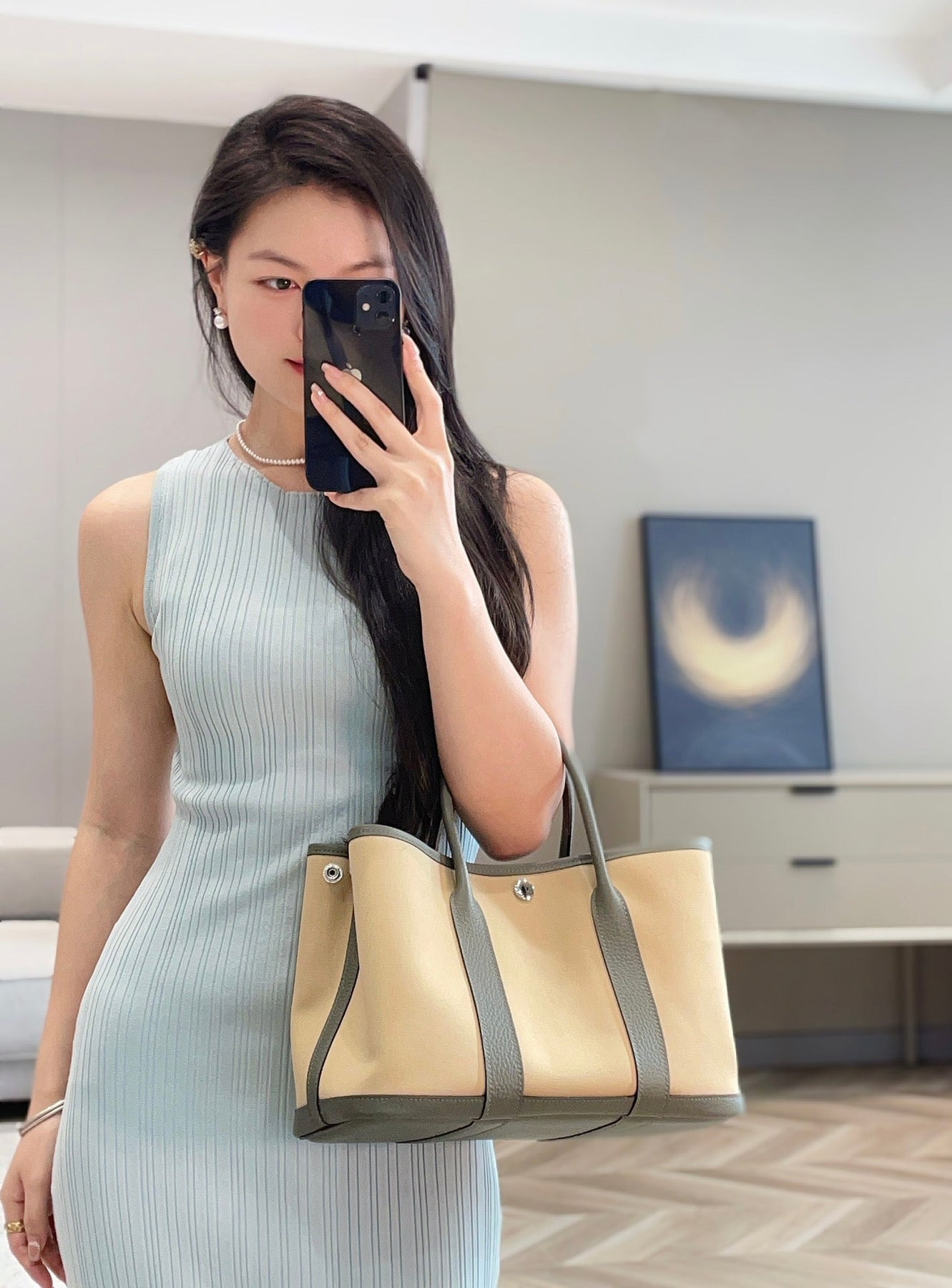 GARDEN PARTY 30CM IN DARK BEIGE TOILETS COTTON CANVAS AND GREY CALFSKIN