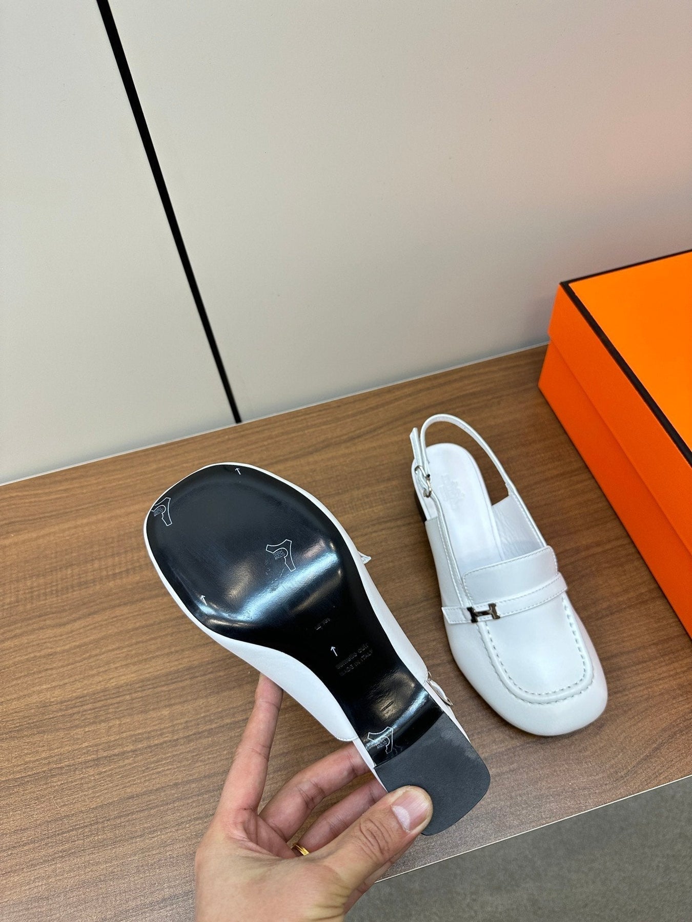 Infinie 50 pump white