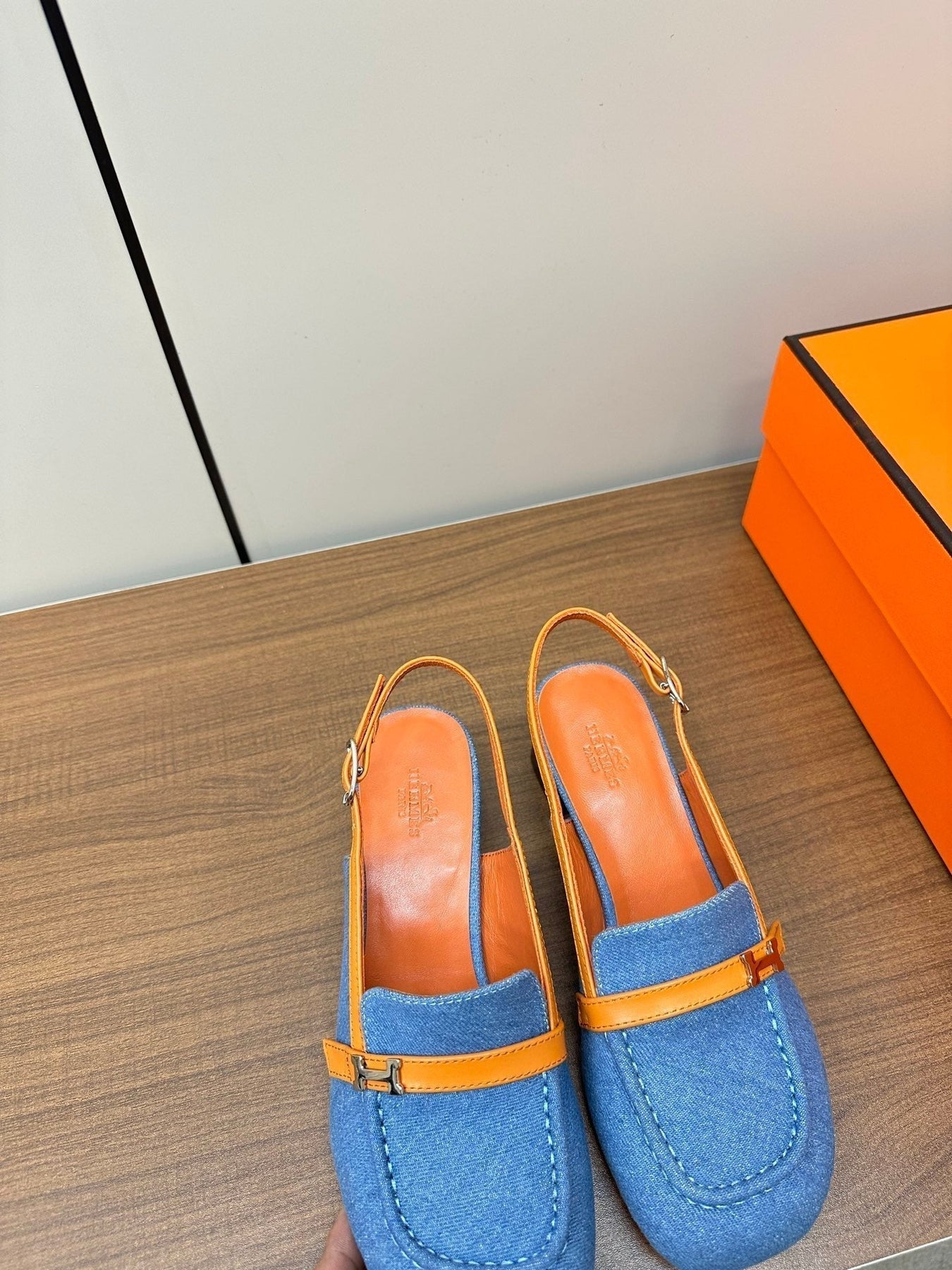 Infinie 50 pump azure blue